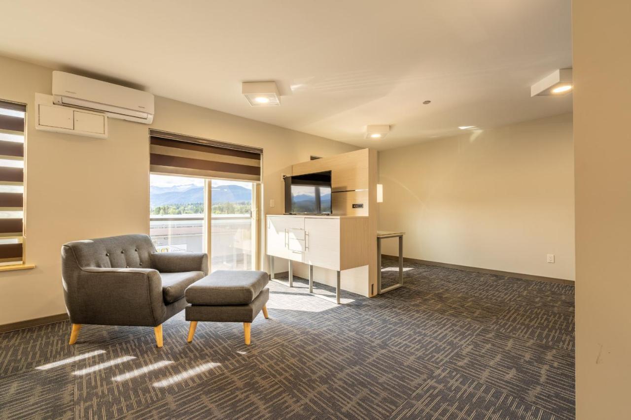 Quality Inn Sunshine Suites Terrace Exterior foto
